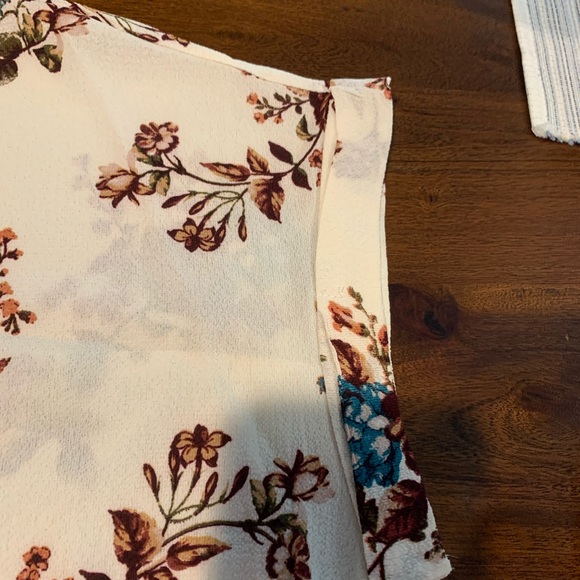 Rue 21 Floral Blouse - Picture 4 of 6